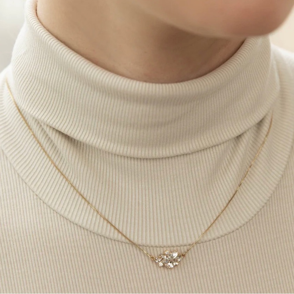 Essie Pendant - Picture 2 of 7